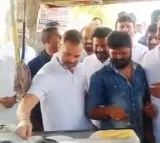 Rahul tries his hand at dosa-making in Telangana