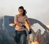Kangana shines as an absolute director’s actor, conquering sandstorms in 'Tejas'
