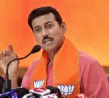 Priyanka Gandhi can go to meet lions, but not rape victims: Rajyavardhan Rathore