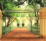 Congress fumes as plaques installed in Visva-Bharati have Modi's name, but make no mention of Tagore
