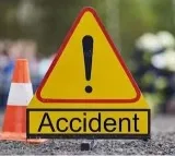 Tourist bus from West Bengal turns turtle in Bandipur forest road in K’taka; 24 injured