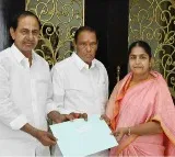 Sunitha Laxma Reddy resigns from women commission chairperson post