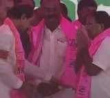 Ponnala Laxmaiah responds on Rahul Gandhi phone