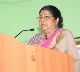 Nannapaneni Rajakumari fires on Jagan