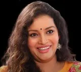 Renu Desai anger on comments on heroines