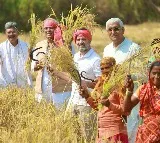 Rahul Gandhi meets Chhattisgarh farmers ahead of Assembly polls