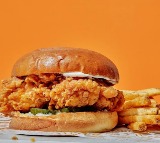 ఐసీసీ మెన్స్  క్రికెట్ ప్రపంచ కప్ ఫైనల్ టిక్కెట్లను పొందడానికి పాపాయిస్ ® ఇండియా అందిస్తున్న మెగా అవకాశం!