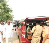 Police check harish rao canvoy
