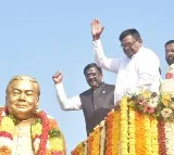 Former MP Vivek joins Congress party