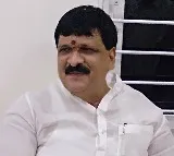 Malla Reddy is a buffoon says Mynampalli Hanumantha Rao