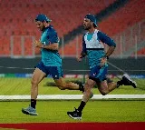 Aussies takes up England