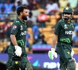 Newzealand becomes first country to loose match after scoring 400 in world cup