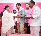 palvai sravanthi joined in BRS Party
