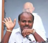 K'taka court junks plea questioning personal life of ex-CM Kumaraswamy