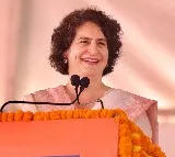 EC issues notice to Priyanka over remarks on PM Modi