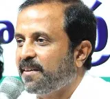 Telangana Congress leader protests midnight police search of his house