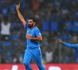 New zealand loses 2 wickets scores 46 at the end of 10 overs