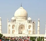 Tourist stopped from offering ‘namaaz’ at Taj Mahal