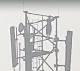 Jilted UP woman re-enacts 'Sholay' on mobile tower