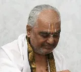Ramana Dikshitulu lashes out at TTD officials