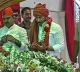Jagan visits Kadapa Ameenpeer Dargah