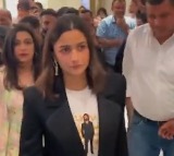 Alia draws flak from netizens as she dons Ranbir's 'Animal' themed
 tee; fans say 'copying Deepika'