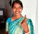 Barrelakka leading in kollapur election result