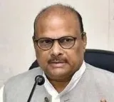 Yanamala fires on Jagan