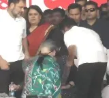 Revanth Reddy and his wife takes blessings of Sonia Gandhi