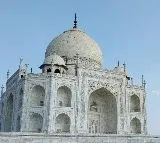 Women group made to apologise for performing yoga at Taj Mahal