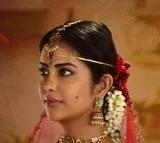 Vadhuvu Review