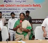 పంచాయతీ రాజ్ మరియు  గ్రామీణాభివృద్ధి శాఖా మంత్రివర్యులు  సీతక్క ఆ  శాఖ ఉన్నతాధికారులతో సమావేశం