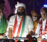 Uttam Kumar Reddy meets Sonia Gandhi