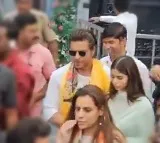 Shah Rukh Khan, Suhana pray at Shirdi Saibaba Temple