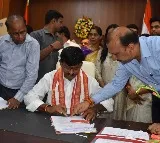 పదవీ భాద్యతలు స్వీకరించిన రాష్ట్ర సమాచార, రెవిన్యూ, గృహనిర్మాణ శాఖా మంత్రి పొంగులేటి శ్రీనివాస రెడ్డి