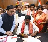 తెలంగాణ రాష్ట్ర బి ఆర్ అంబేద్కర్ సచివాలయంలో పదవీ భాద్యతలు స్వీకరించిన రాష్ట్ర ఉప ముఖ్యమంత్రి శ్రీ భట్టి విక్రమార్క మల్లు
