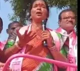 Padma Devender Reddy gives RS 2 lakh to party follower family