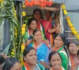 Auto Union fires at government for free bus to women