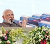 PM Modi stops convoy to give way to ambulance