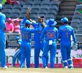 Team India pacers rattled South Africa timber frequently