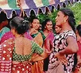 About 100 Hijras came to TDP leader Somireddy Protest place by Buses