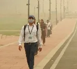 Cold, foggy weather in Delhi, flights delayed & air quality 'severe'