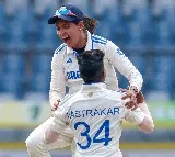 IND W v AUS W: Harmanpreet's twin strikes help India reduce Australia to 233/5