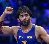 Wrestler Bajrang Punia leaves Padma Shri on pavement near PMs residence