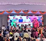 BJP leaders protests against minister Vidadala Rajini