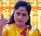Vijayashanthi demands explanation from kcr over lavish spending on buying 22 cars for convoy