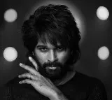 Allu Arjun Tweet On New Year Wishes And Recall 2023
