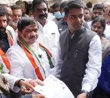 Ponnam Prabhakar asks about auto drivers dharna