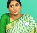 YS Sharmila reaches Delhi to join in Congress