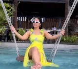 Hina Khan makes splash with swimming video to beats of Ranbir Kapoor's song 'Pehle Bhi Main'